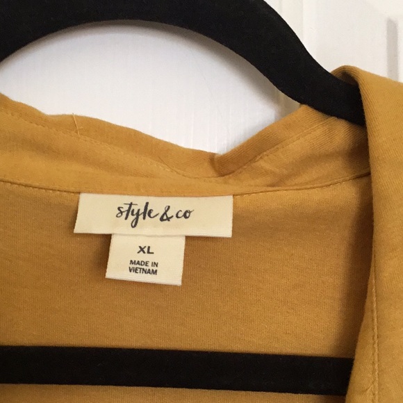 Women’s Style And Co. Short Sleeve Blouse - Picture 2 of 4